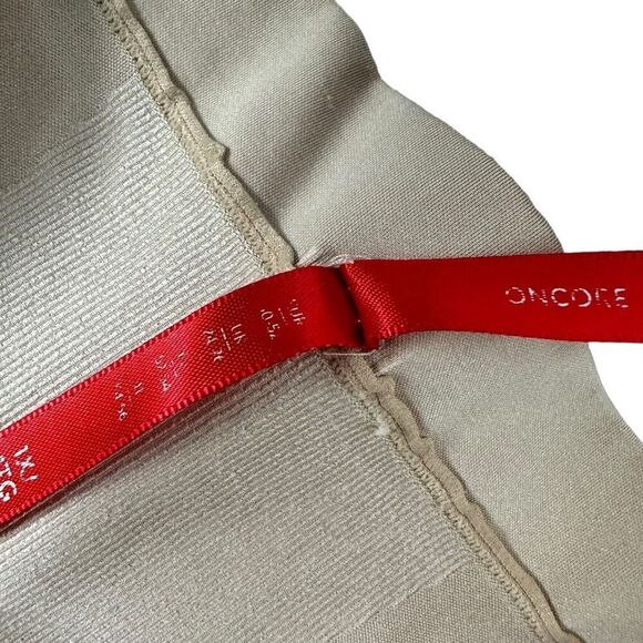 Spanx OnCore High-Waisted Mid-Thigh Short size 1X - Picture 7 of 8